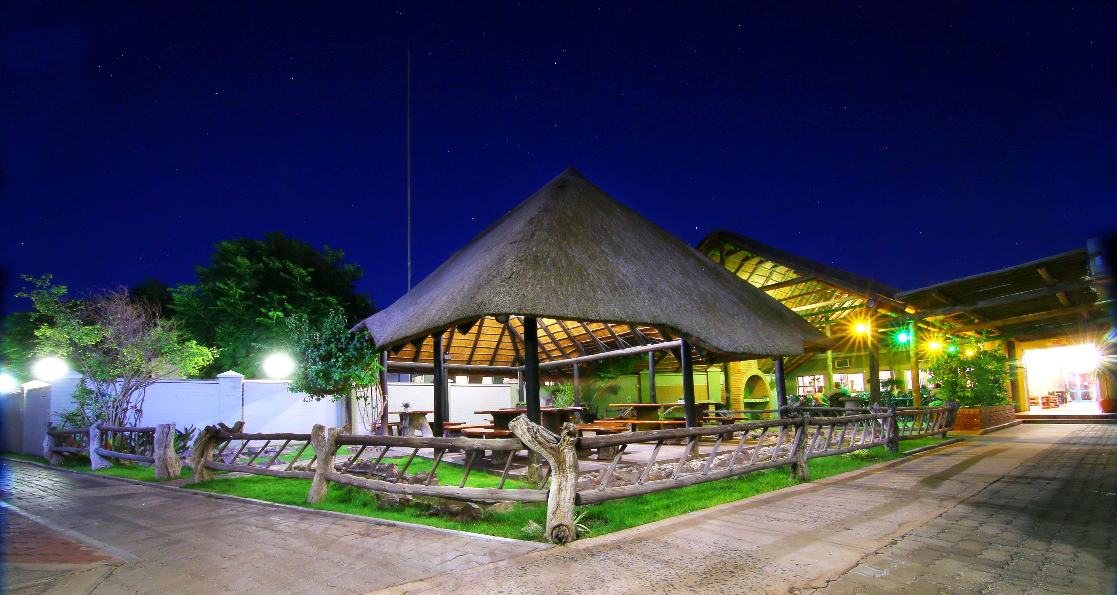Kalahari Arms Hotel Khemsbok Exterior photo